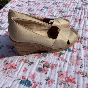 Size 8 1/2 White Mountain Open Toe Wedges